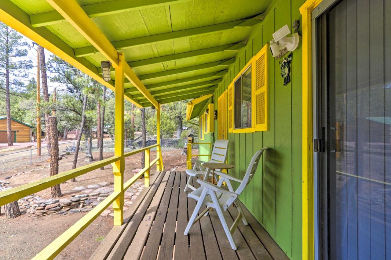 Bright Pine Cabin Direct Trail Access And Deck! Villa Luaran gambar